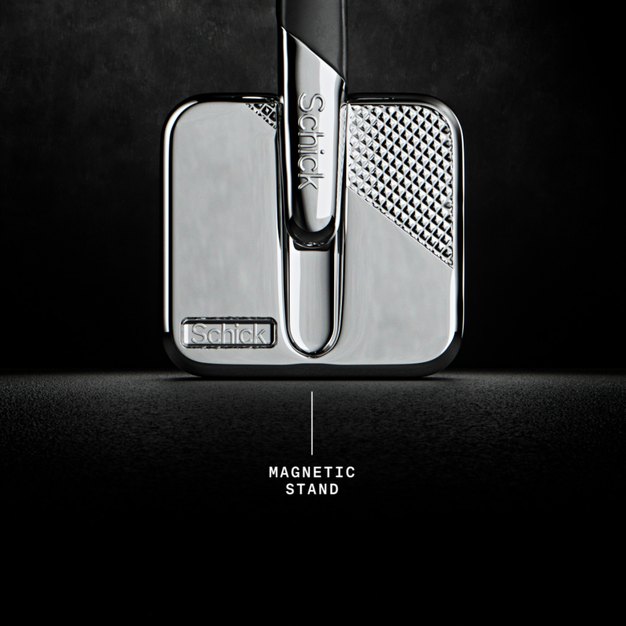 Chrome travel cover, product callout